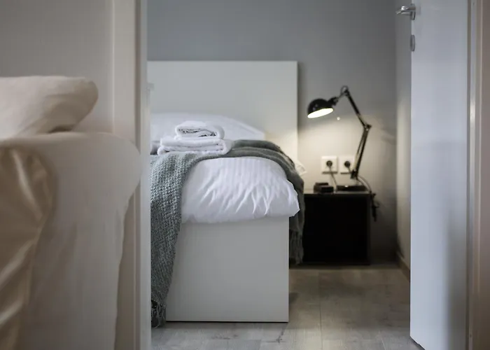 Center Modern With Big Balcony 布莱德